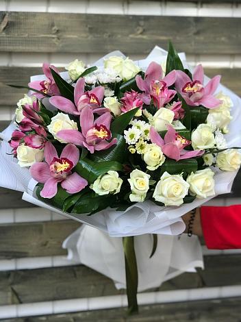 Букет цветов из: Розы и Хризантемы в Орбельяновке