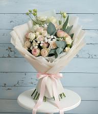 Букет цветов из:  Розы и Лизиантусы в Орбельяновке