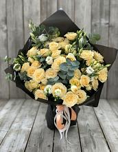 Букет цветов из:  Розы и Лизиантусы в Орбельяновке