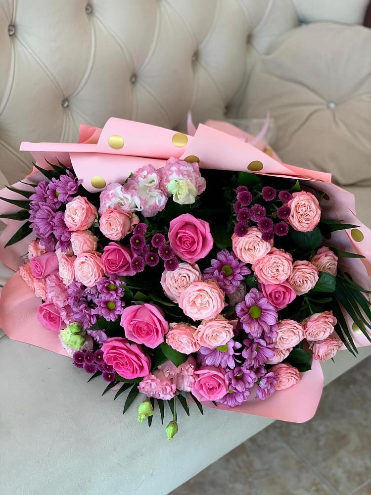 Букет цветов из: Хризантемы, Розы и Лизиантусы в Орбельяновке