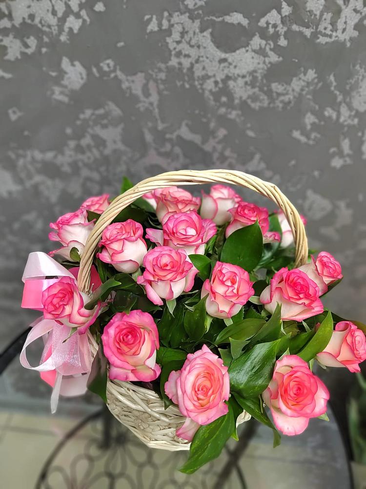 Цветочная композиция из Розы в корзине в Орбельяновке