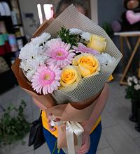 Букет цветов из:  Герберы, Розы и Хризантемы в Орбельяновке