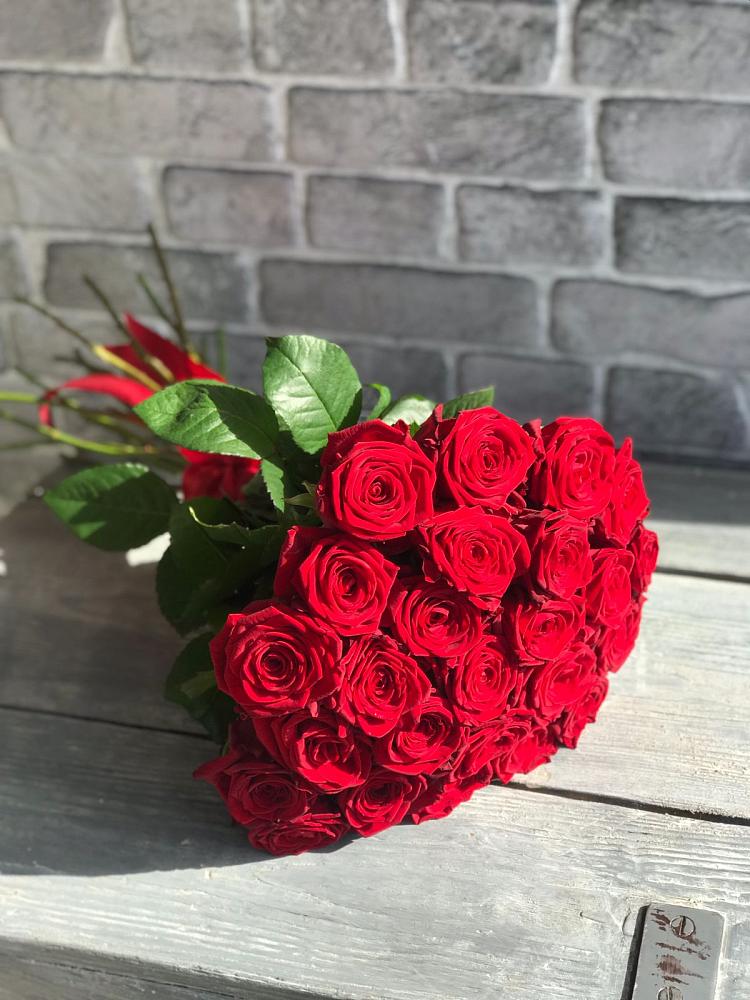Букет Красные розы Фридом в Орбельяновке