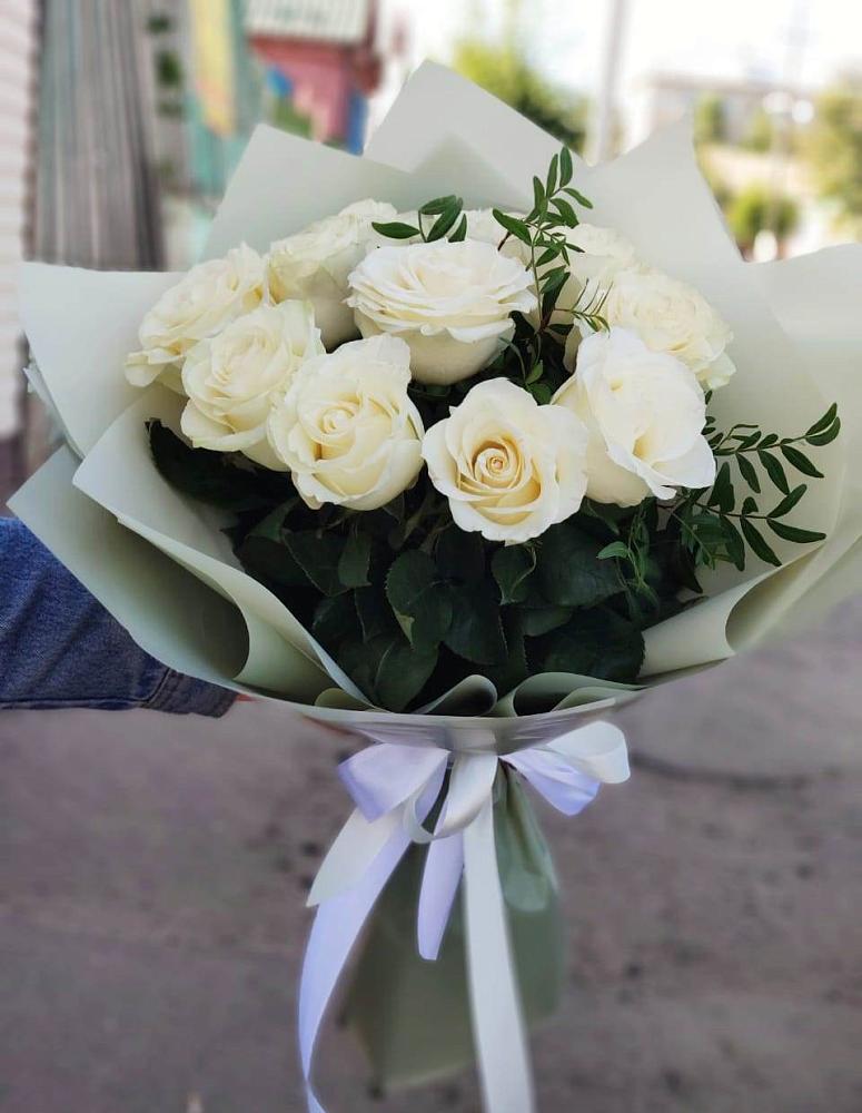 Букет Белые розы Проуд в Орбельяновке