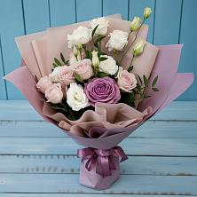 Букет цветов из:  Розы и Лизиантусы в Орбельяновке