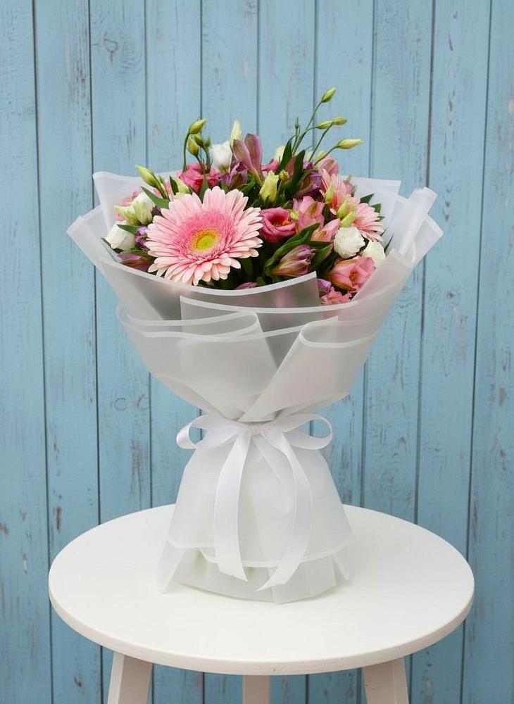 Букет цветов из: Герберы, Альстромерии и Лизиантусы в Орбельяновке