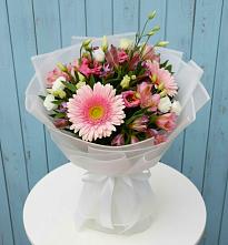 Букет цветов из:  Герберы, Альстромерии и Лизиантусы в Орбельяновке