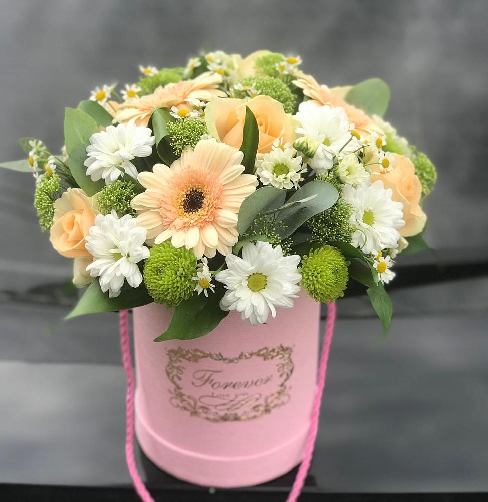 Цветочная композиция из Розы, Герберы и Хризантемы в шляпной коробке в Орбельяновке