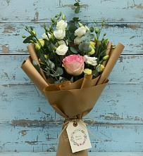 Букет цветов из:  Розы и Лизиантусы в Орбельяновке