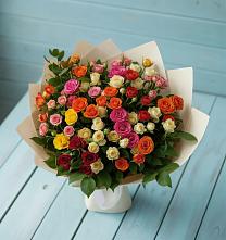 Букет Микс из разноцветных кустовых роз в Орбельяновке