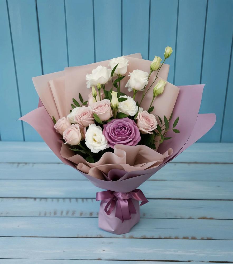 Букет цветов из: Розы и Лизиантусы в Орбельяновке